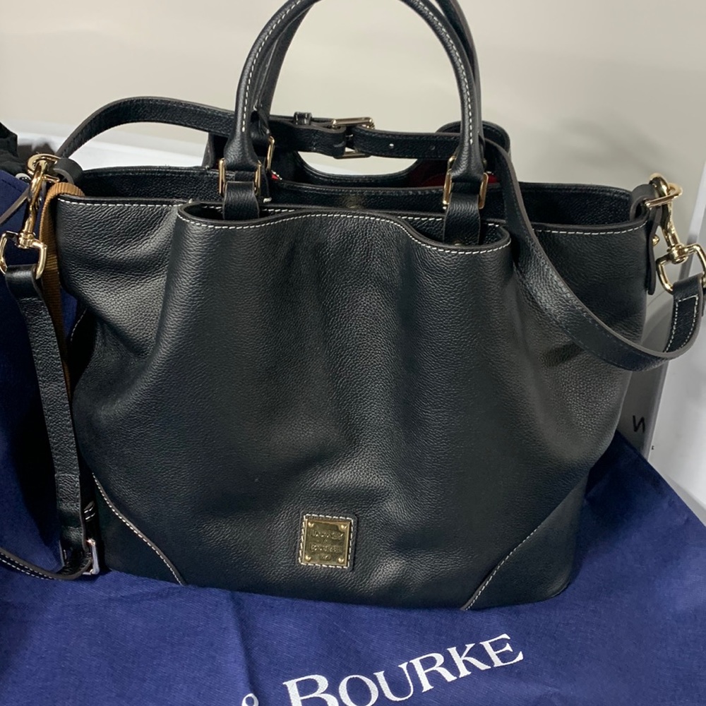 Dooney and Bourke Large Belvedere Barlow Black New! ❤️👀